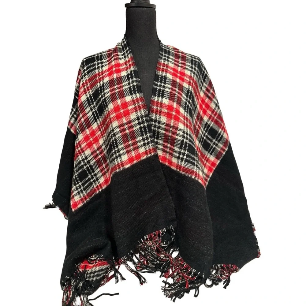 Super Soft & Cozy Reversible Extra Large Poncho Wrap Plaid Black Red White EUC